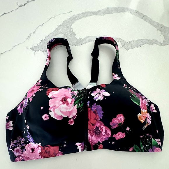 Victoria’s Secret - Knockout Front-Close 2.0 Sports Bra - Buy 2, Get 3rd Free - Picture 4 of 8